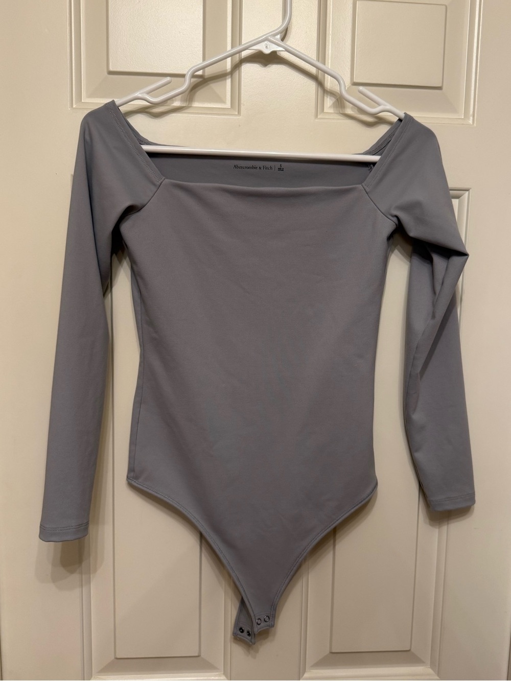 Abercrombie & Fitch Gray Off-Shoulder Long-Sleeve Bodysuit